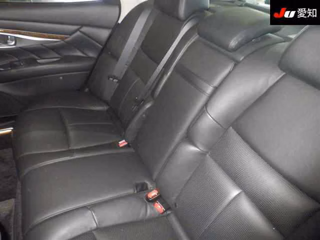 NISSAN FUGA