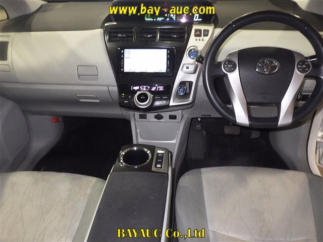 TOYOTA PRIUS ALPHA