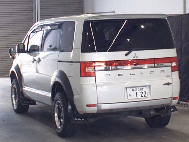 MITSUBISHI DELICA D:5