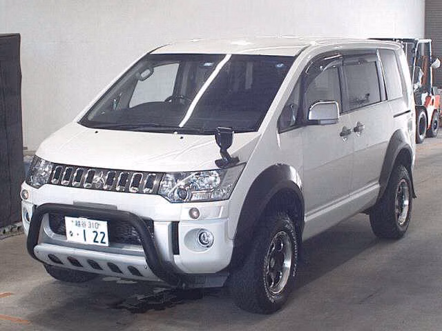 MITSUBISHI DELICA D:5