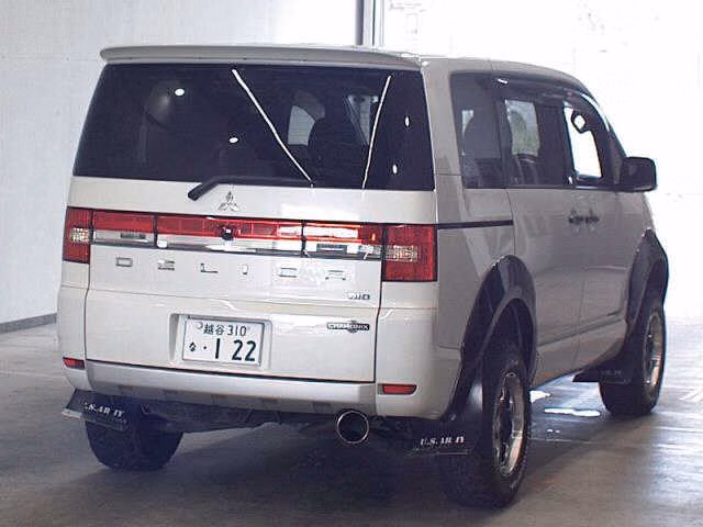MITSUBISHI DELICA D:5