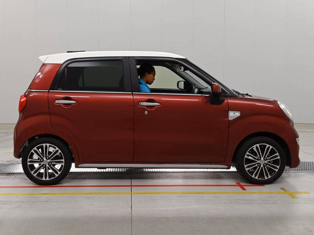 DAIHATSU CAST