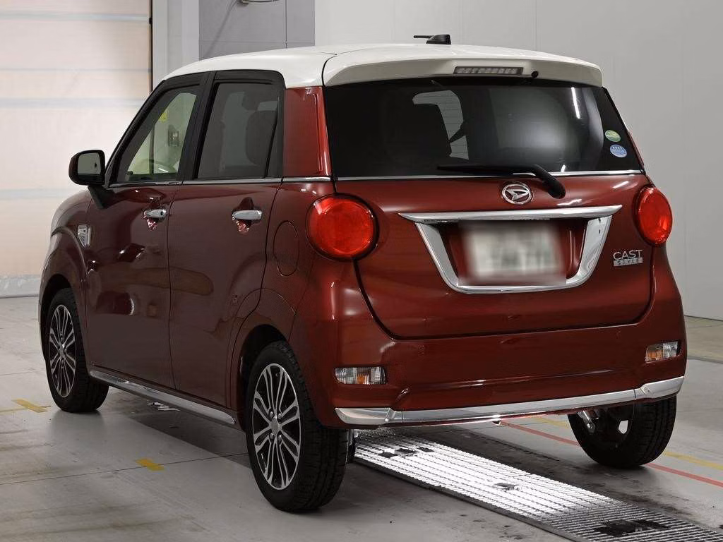 DAIHATSU CAST