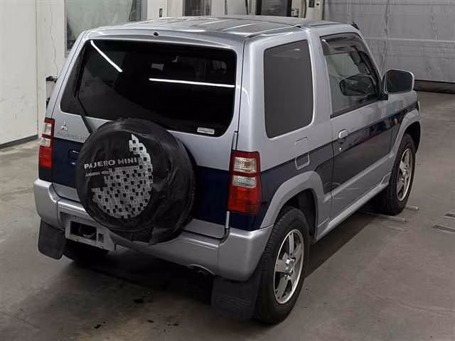 MITSUBISHI PAJERO MINI