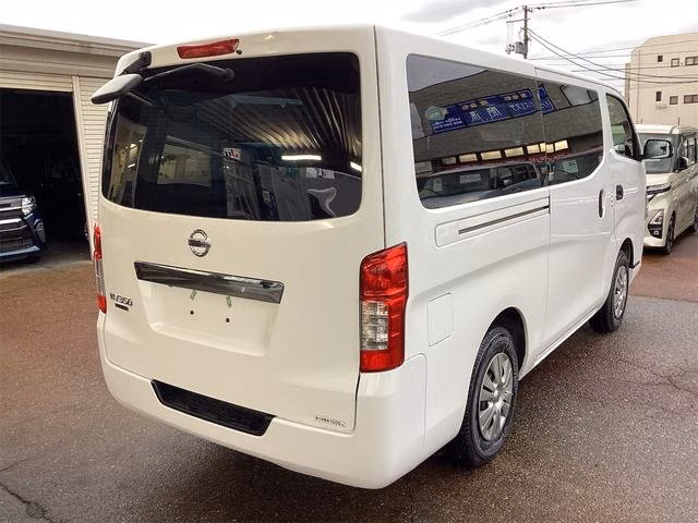 NISSAN NV350 CARAVAN