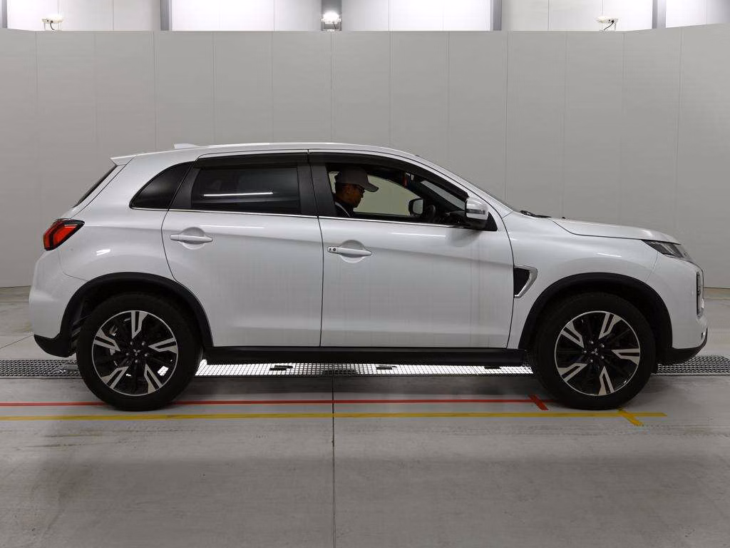 MITSUBISHI RVR