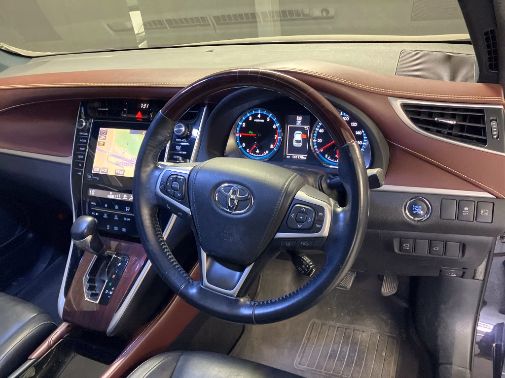 TOYOTA HARRIER