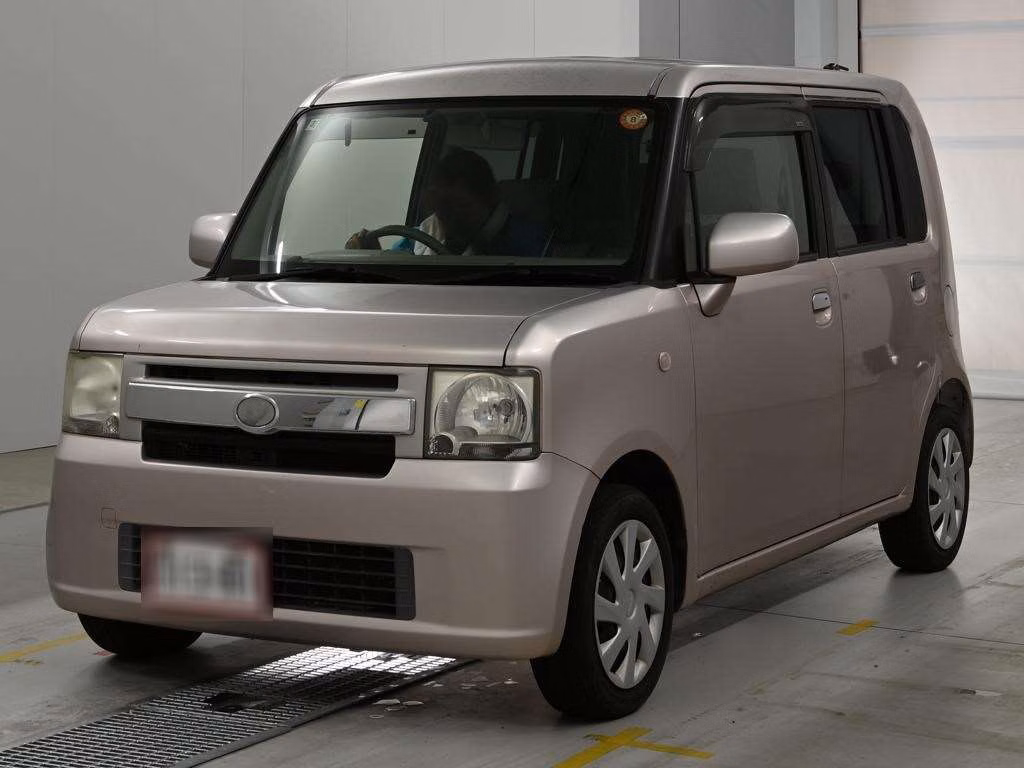 DAIHATSU MOVE CONTE