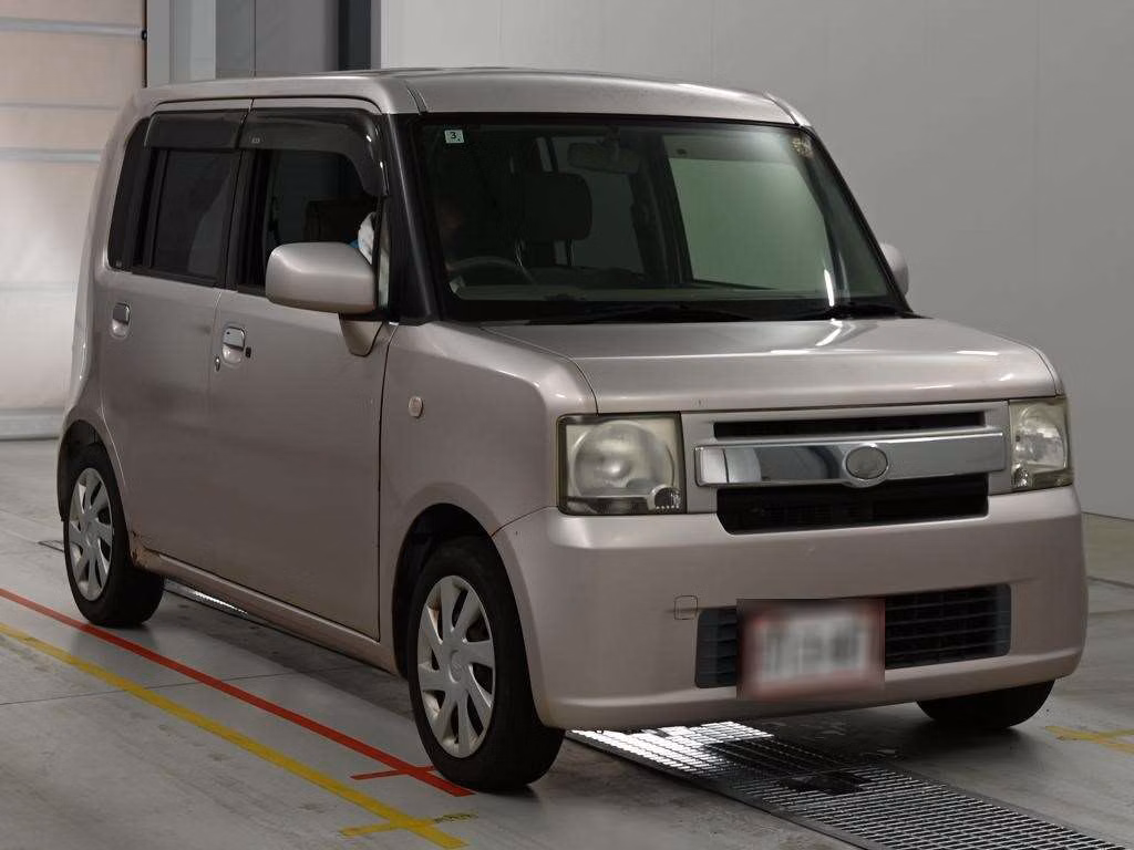 DAIHATSU MOVE CONTE