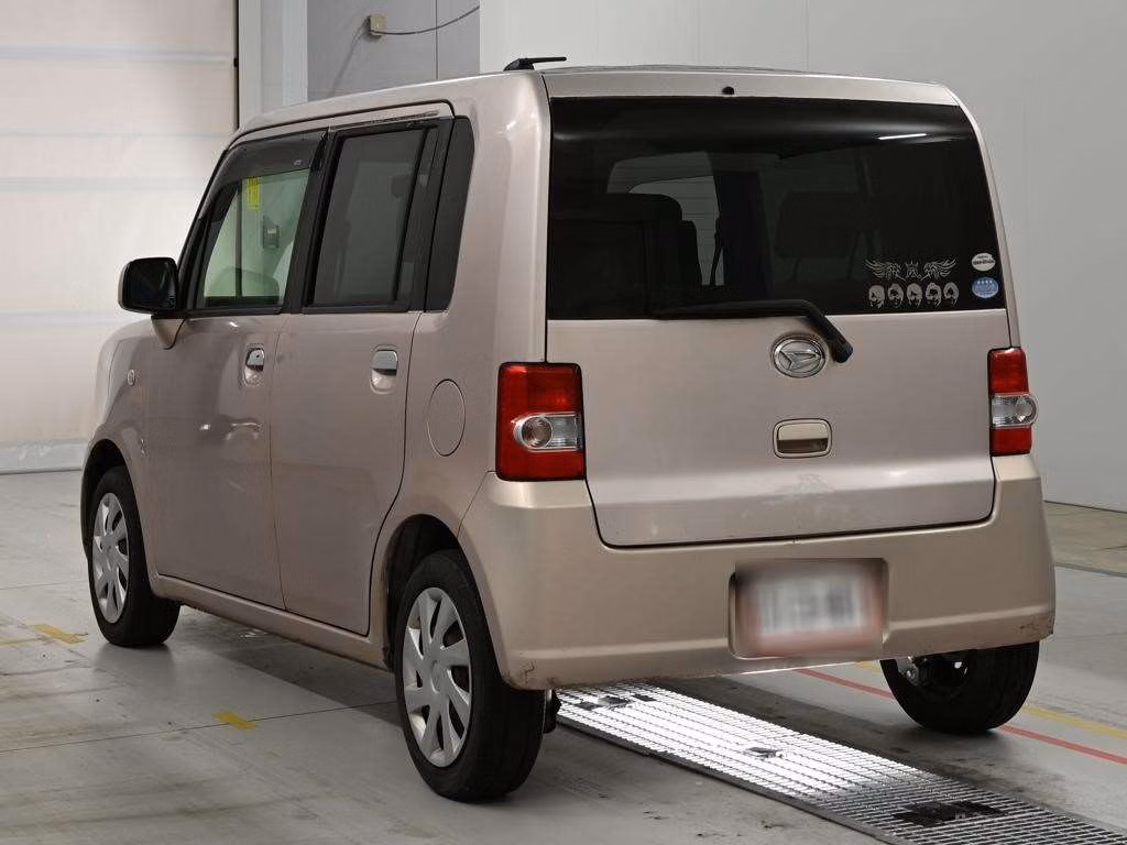 DAIHATSU MOVE CONTE