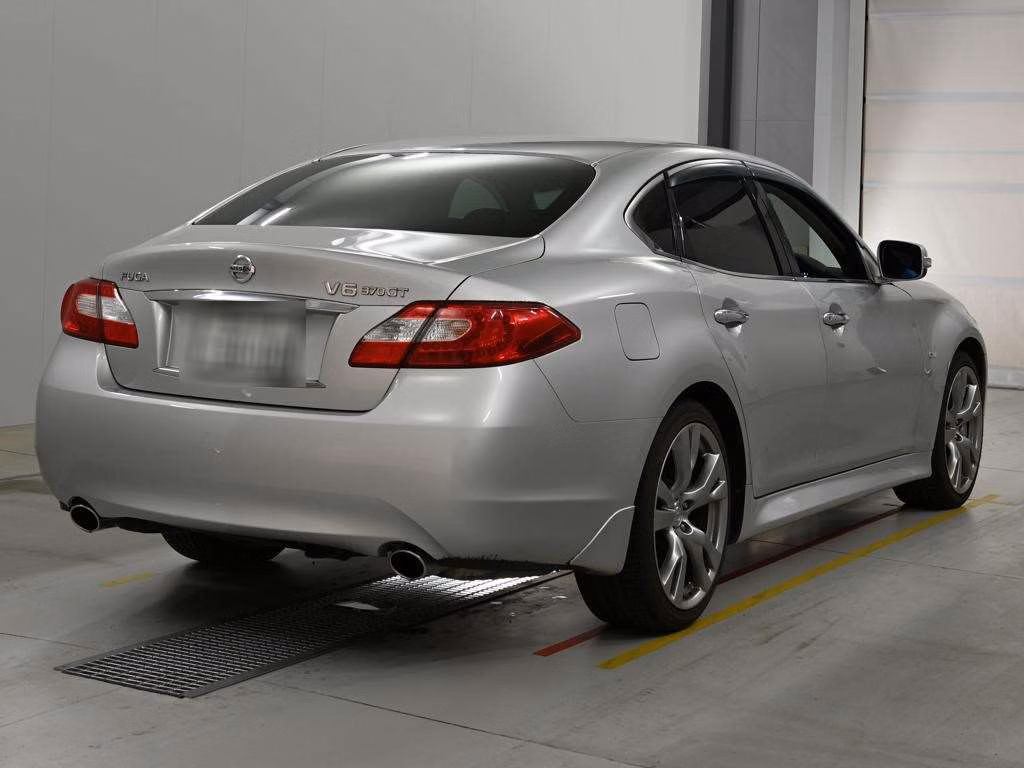 NISSAN FUGA