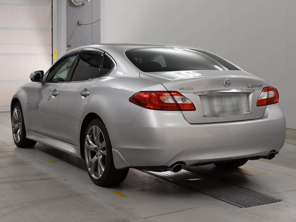NISSAN FUGA