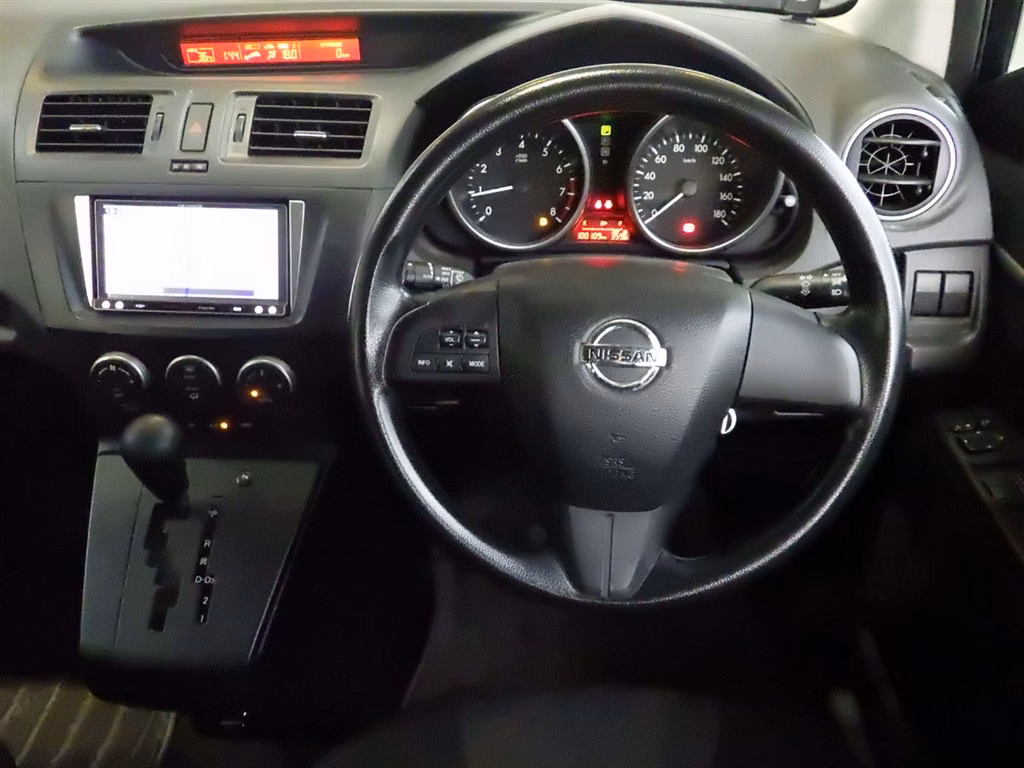 NISSAN LAFESTA