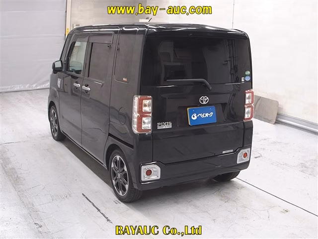 TOYOTA PIXIS MEGA