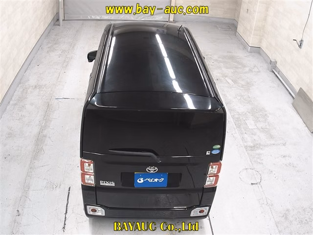 TOYOTA PIXIS MEGA