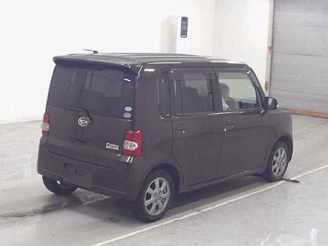 DAIHATSU MOVE CONTE