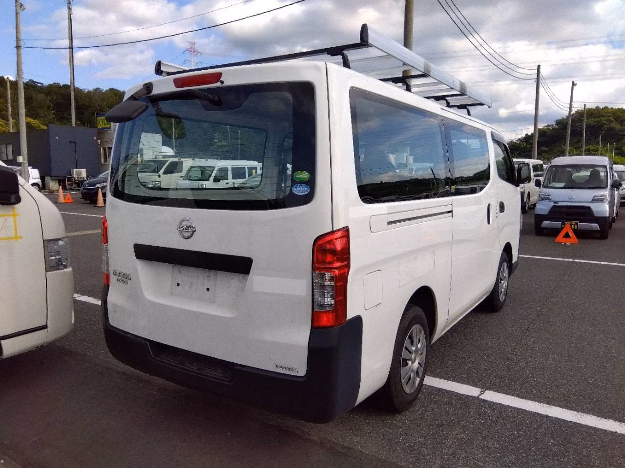 NISSAN NV350 CARAVAN