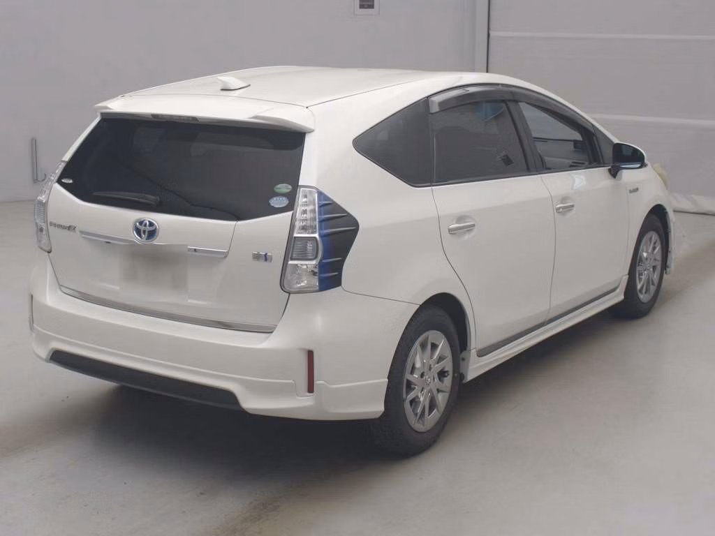 TOYOTA PRIUS ALPHA