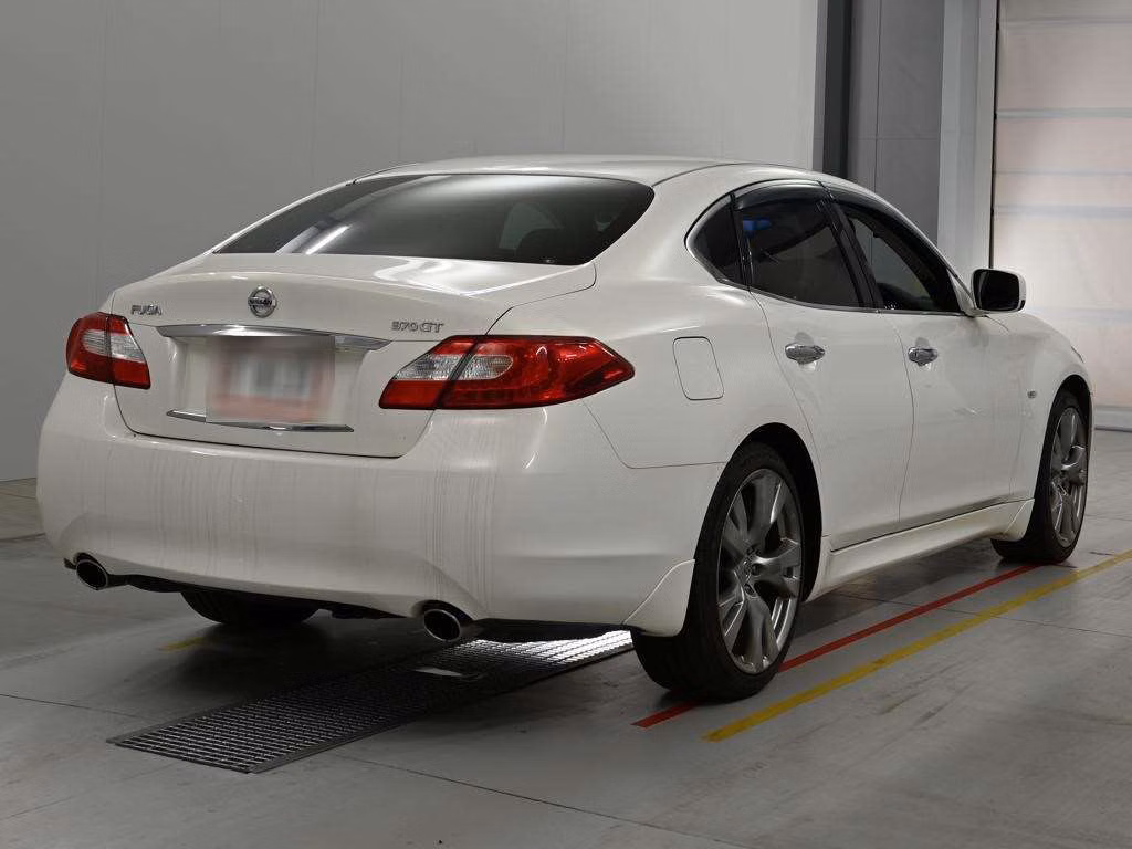 NISSAN FUGA