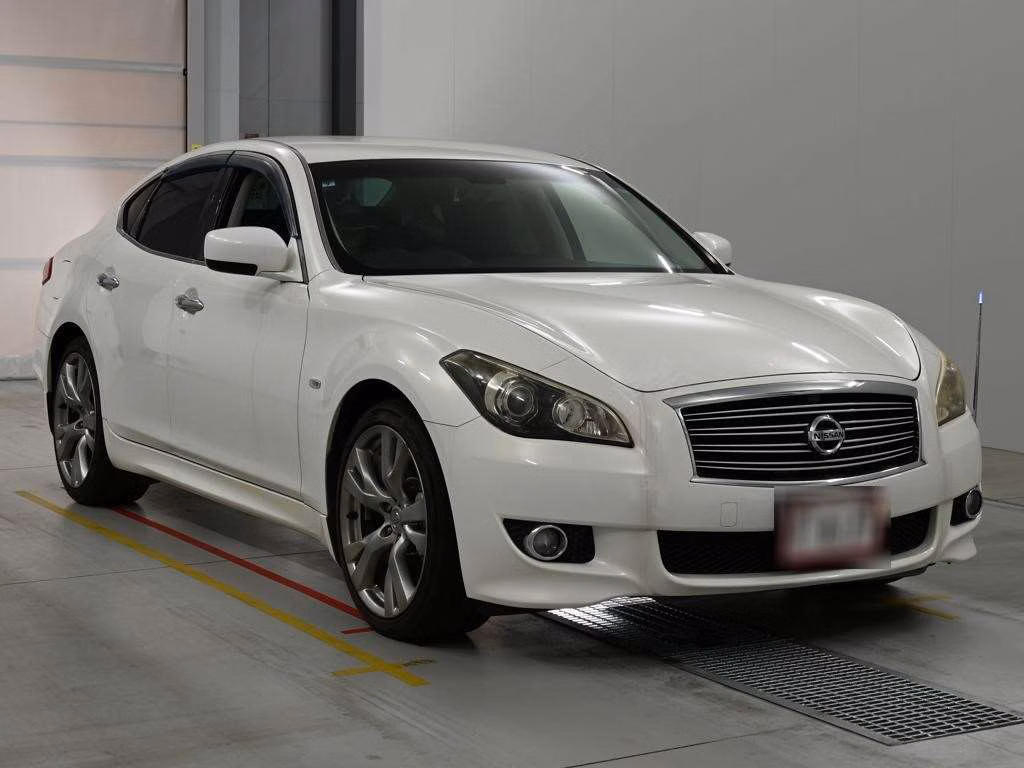 NISSAN FUGA