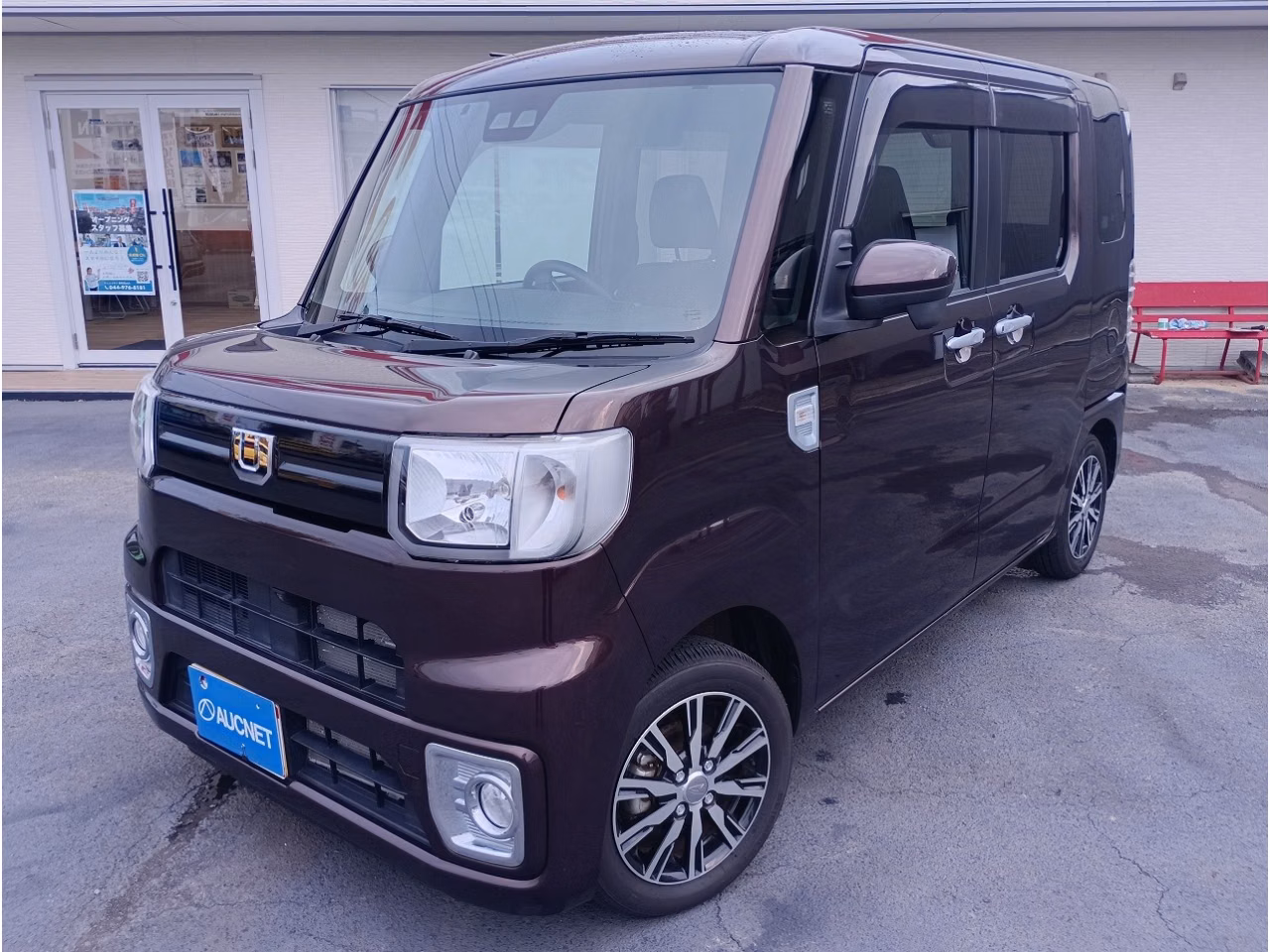 DAIHATSU WAKE