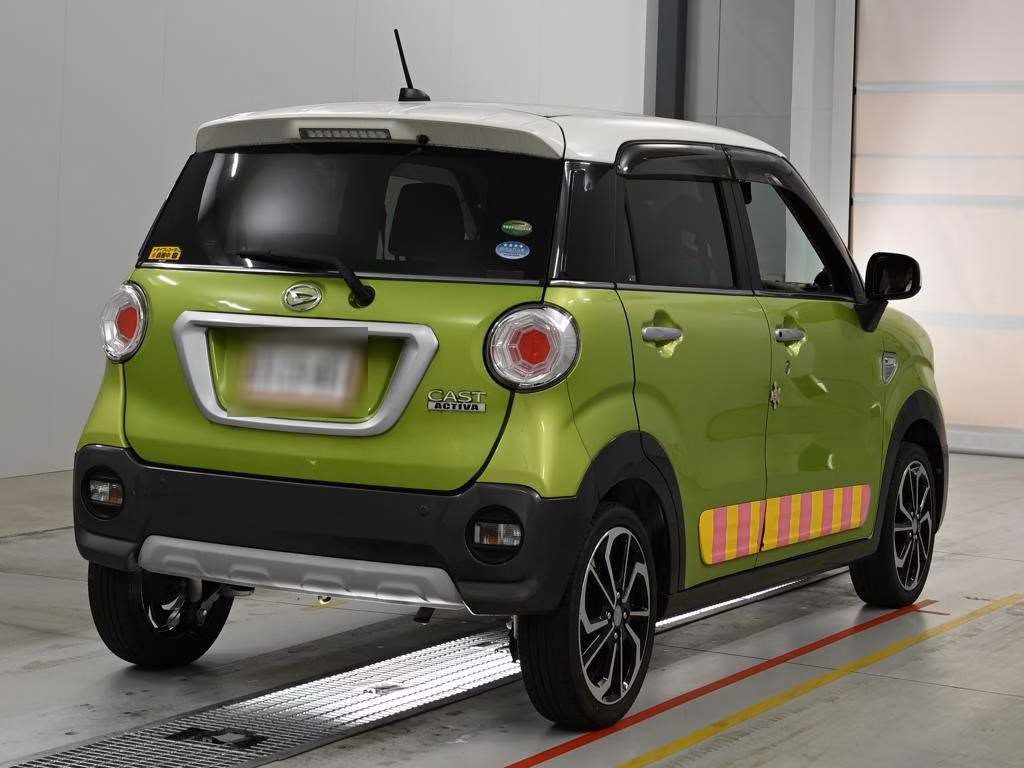 DAIHATSU CAST