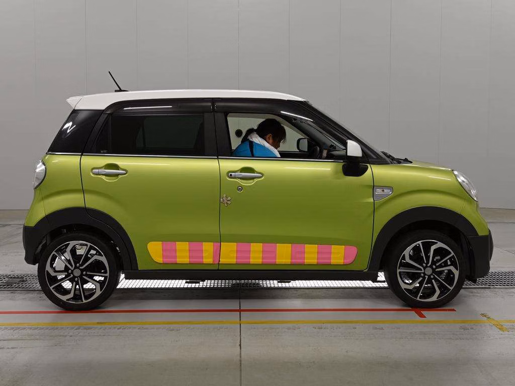 DAIHATSU CAST