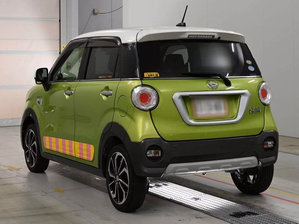 DAIHATSU CAST
