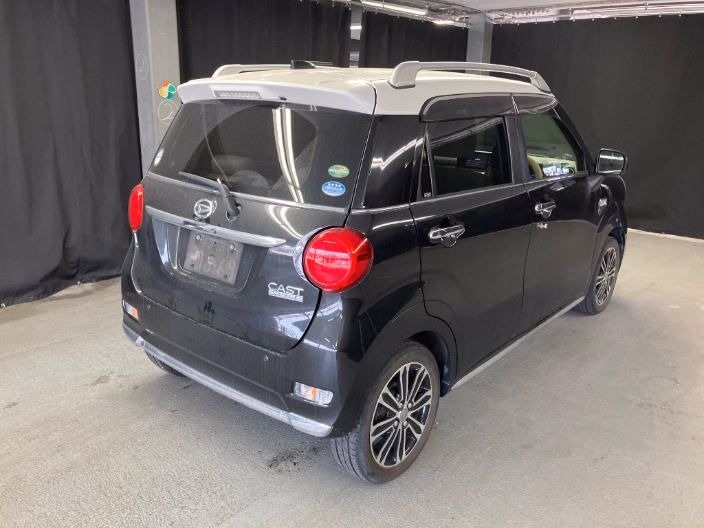 DAIHATSU CAST