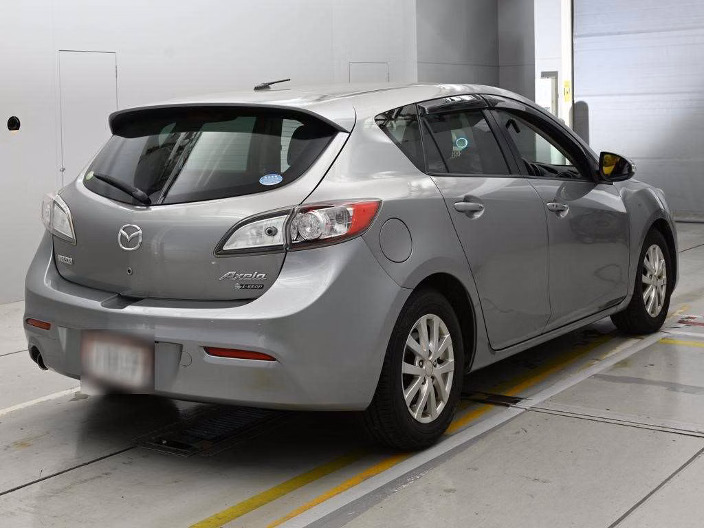 MAZDA AXELA