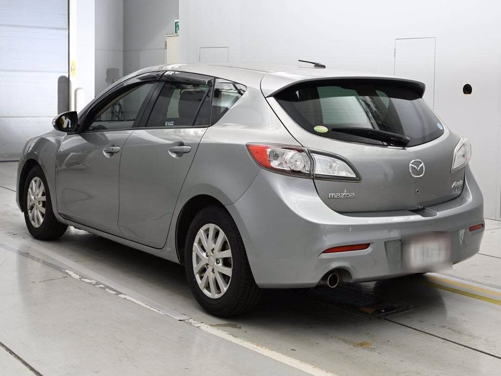MAZDA AXELA