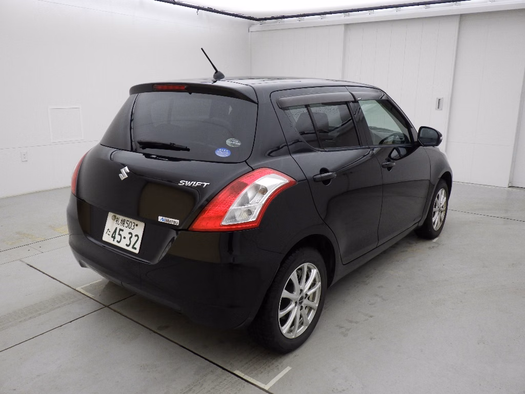 SUZUKI SWIFT