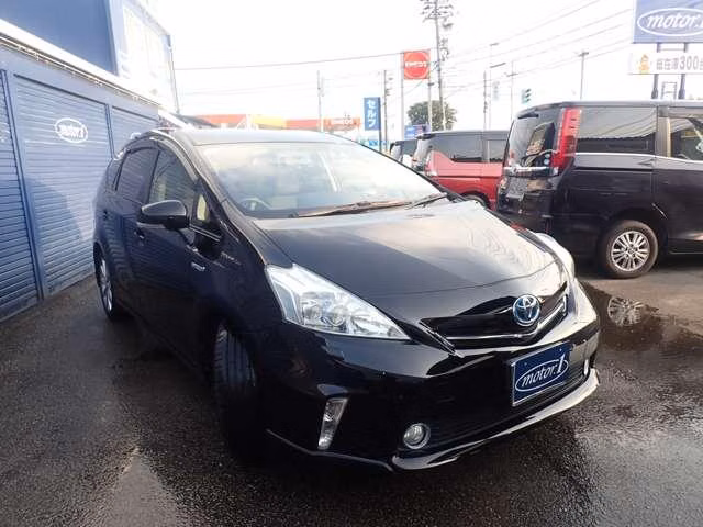 TOYOTA PRIUS ALPHA