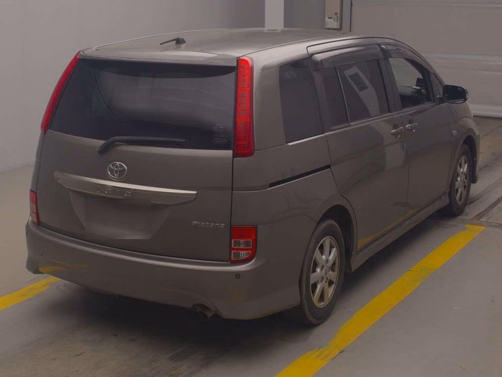 TOYOTA ISIS