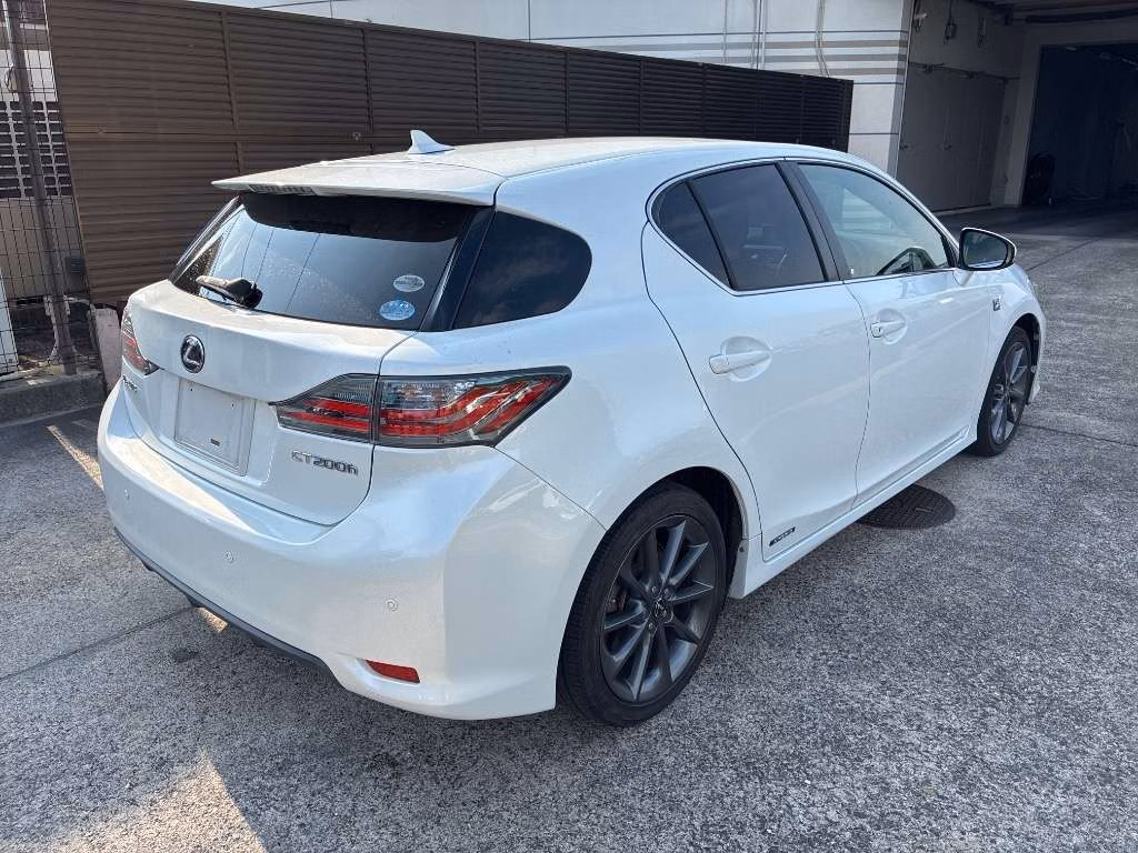 LEXUS CT200H