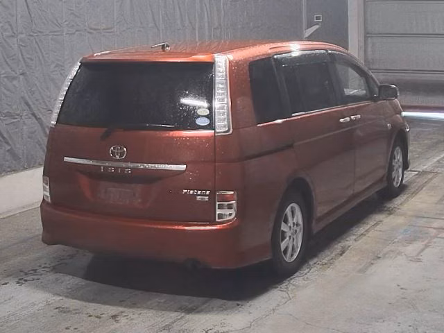 TOYOTA ISIS
