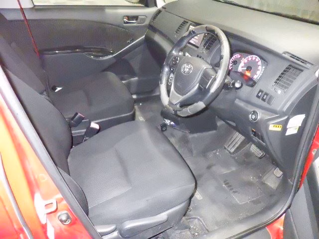 TOYOTA ISIS