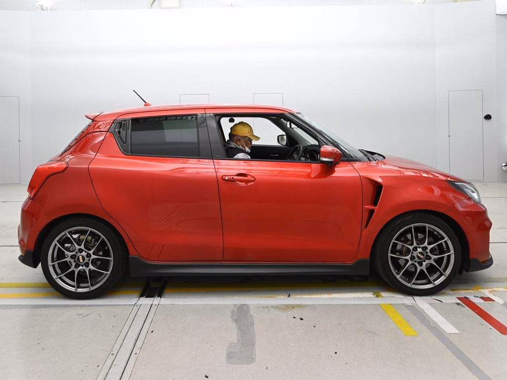 SUZUKI SWIFT