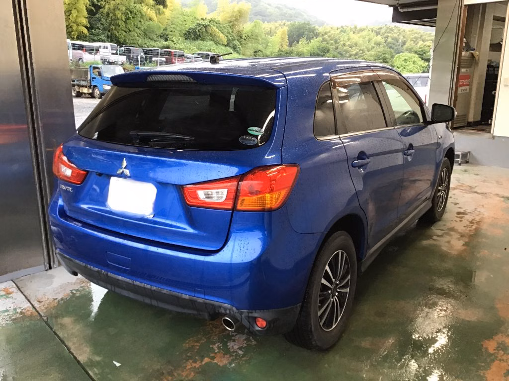 MITSUBISHI RVR