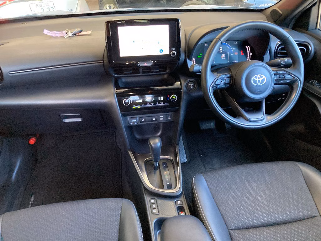 TOYOTA YARIS CROSS