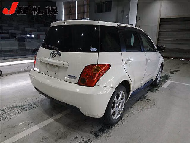 TOYOTA IST