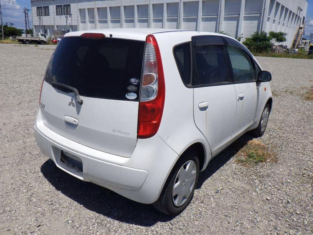 MITSUBISHI COLT