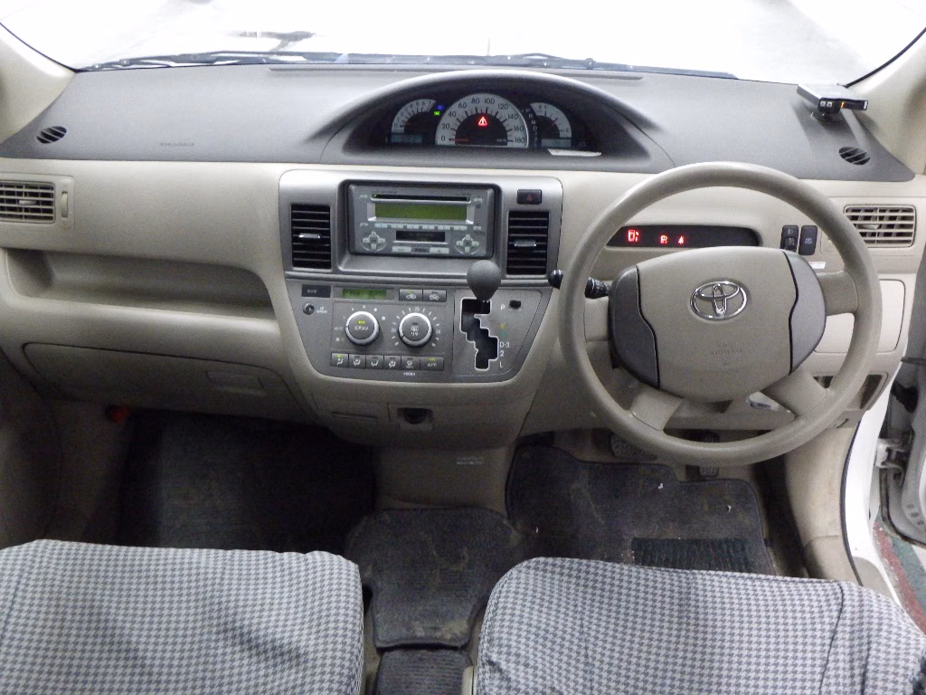 TOYOTA RAUM