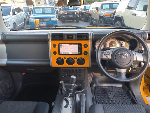 TOYOTA FJ CRUISER
