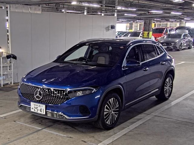 MERCEDES-BENZ EQA