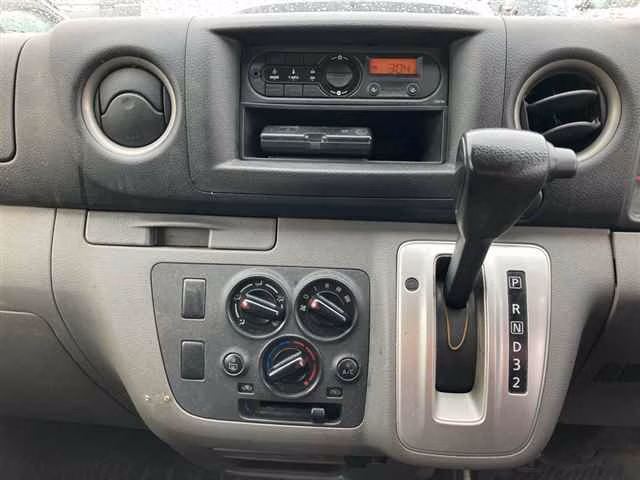 NISSAN NV350 CARAVAN