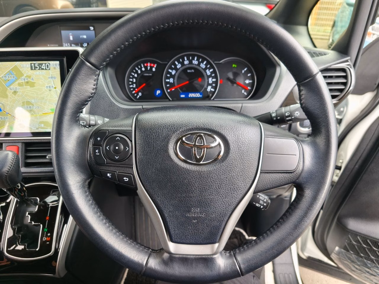 TOYOTA VOXY