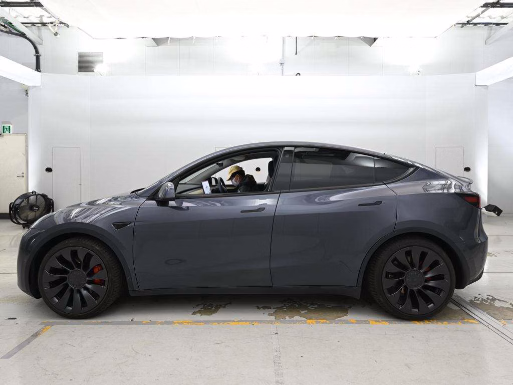 TESLA MODEL Y