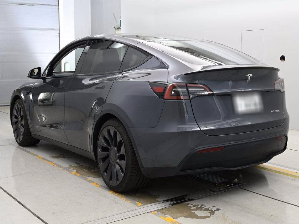 TESLA MODEL Y