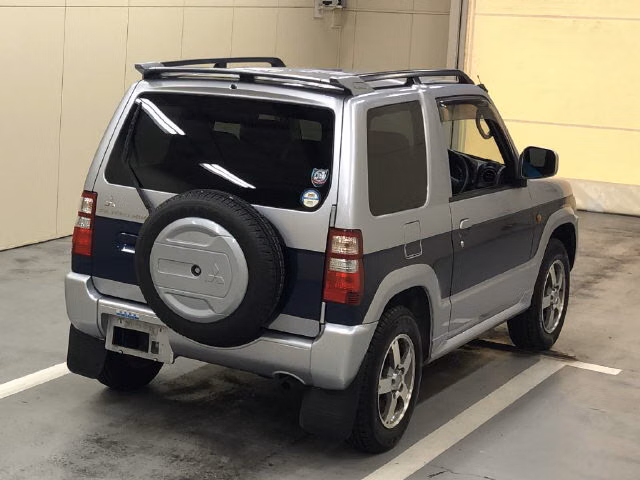 MITSUBISHI PAJERO MINI